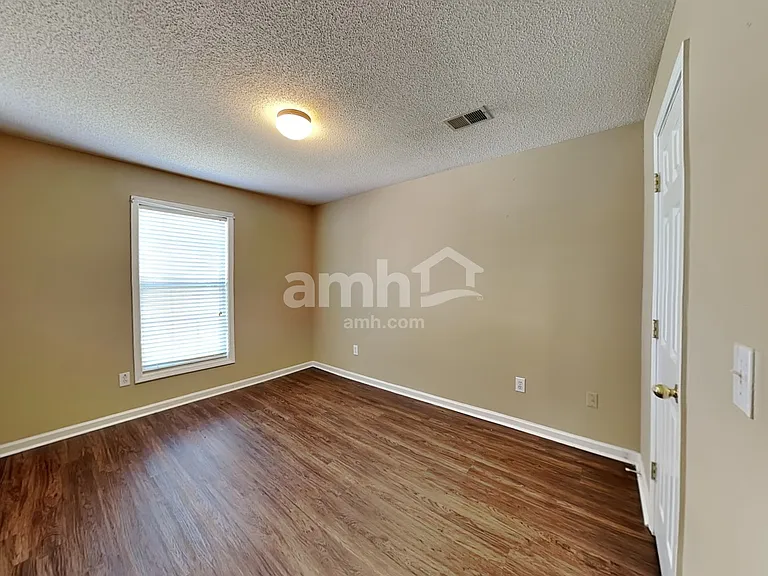 620 Claredon Ct — Photo 25