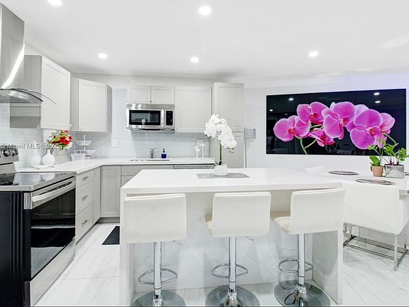 4th image of 13951 Kendale Lakes Cir APT 103A