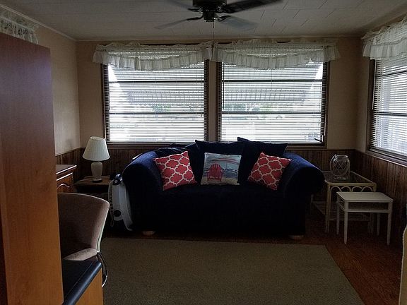 3rd image of 5026 Sandpiper Dr