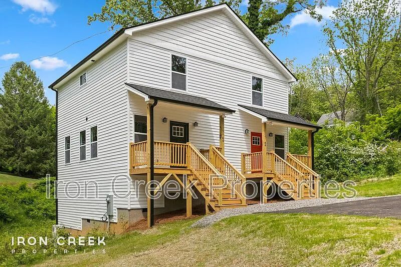 2 bed, 1.5 bath, 960 sqft, $1,695 — Photo 2