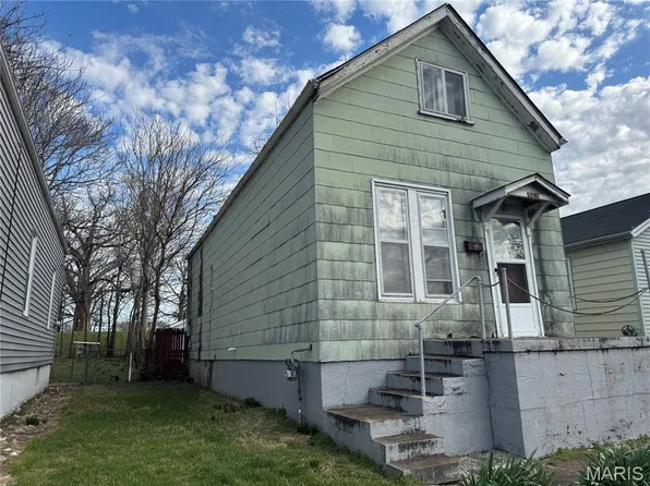 6818 Salzburger Ave, Saint Louis, MO 63116