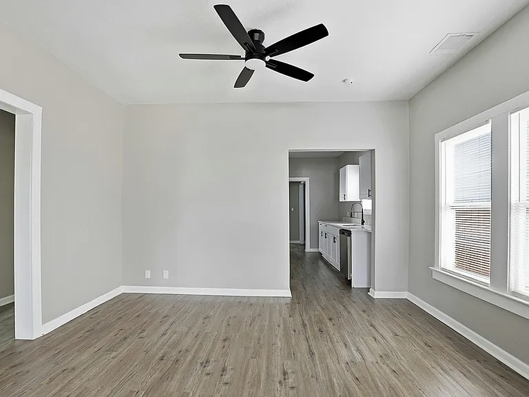 1230 Hammond Ave — Photo 9
