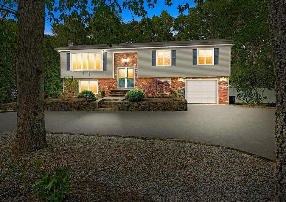 1st image of 36 Lincoln Dr