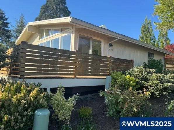 3419 Country Club Dr S, Salem, OR 97302