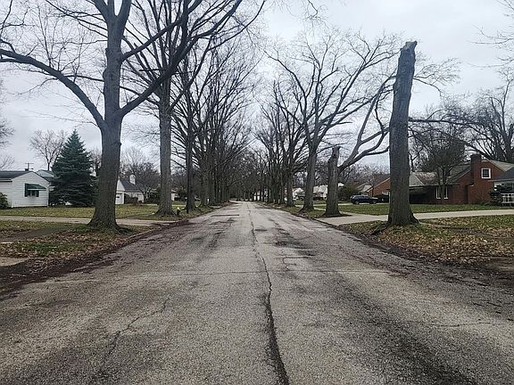 4th image of 15659 Henley Rd