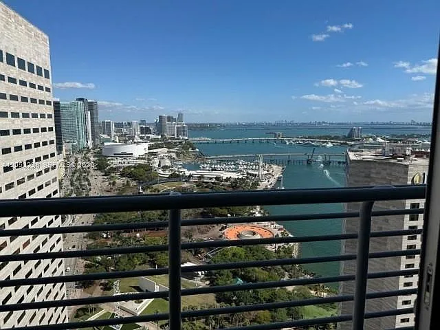 325 Biscayne Blvd #4320 — Photo 2