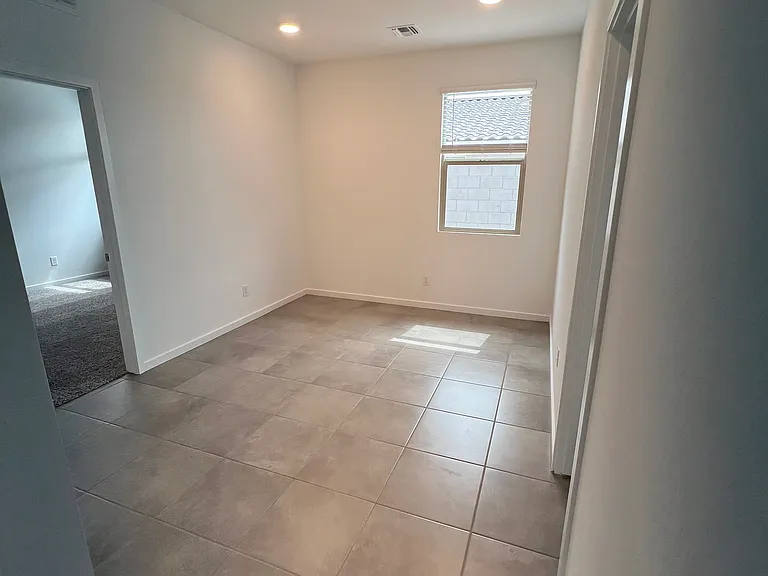 Flex Space between 2 bedrooms