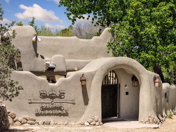 905 Camino Santander, Santa Fe, NM 87505