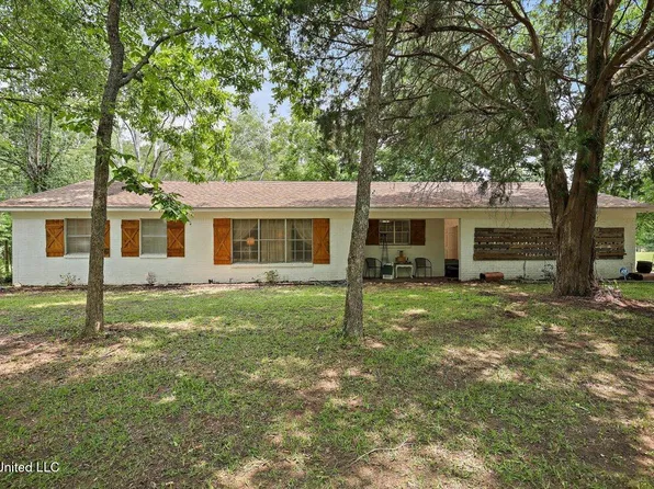 1563 Dry Creek Rd, Magee, MS 39111