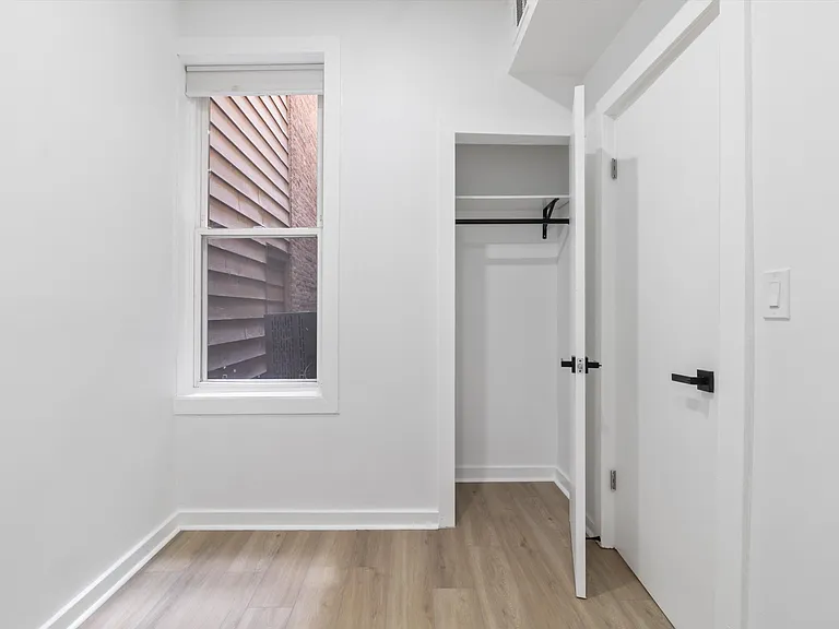 2140 W Crystal St #2R — Photo 13