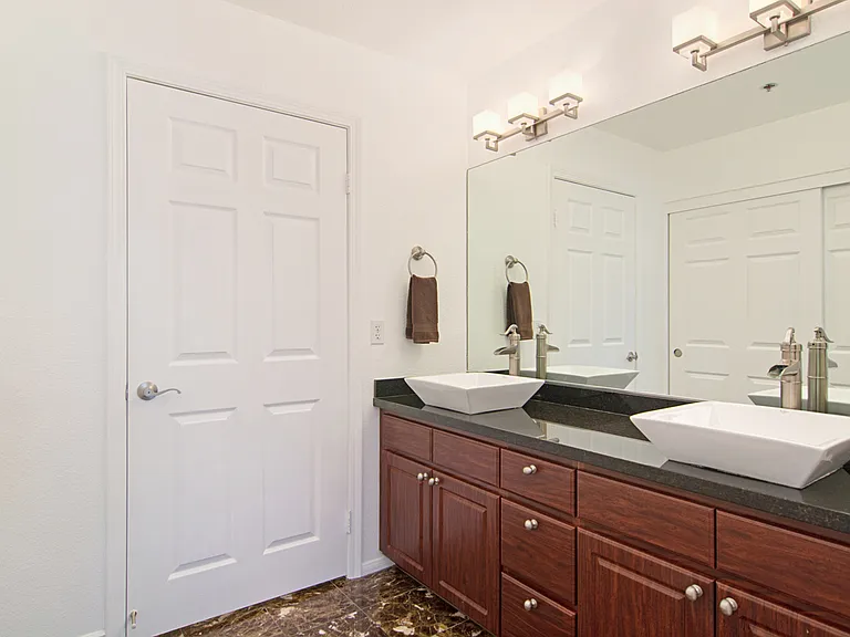 1970 Columbia St #406 — Photo 6