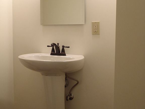 1st Floor Bath
