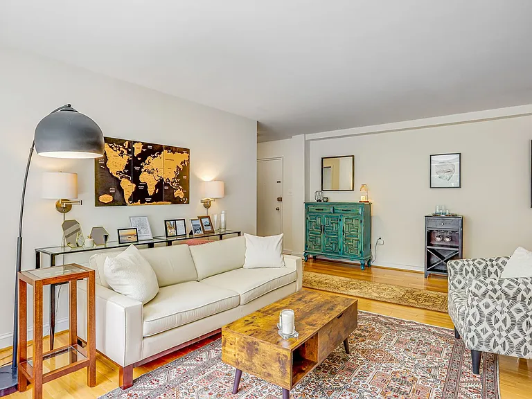 4100 W St NW #209 — Photo 8