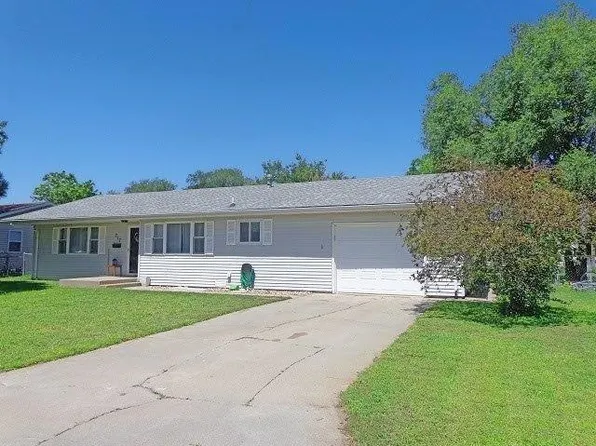 717 E 5th St, Lexington, NE 68850