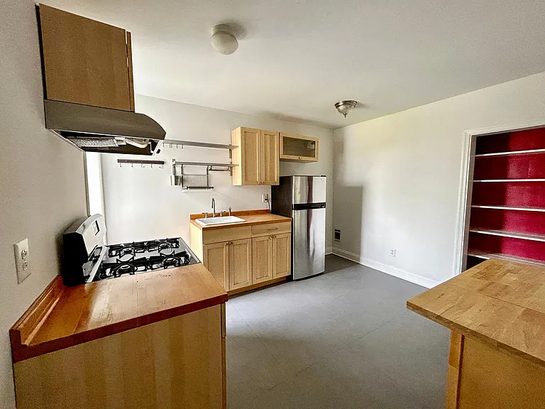 4119 Parrish St — Photo 3