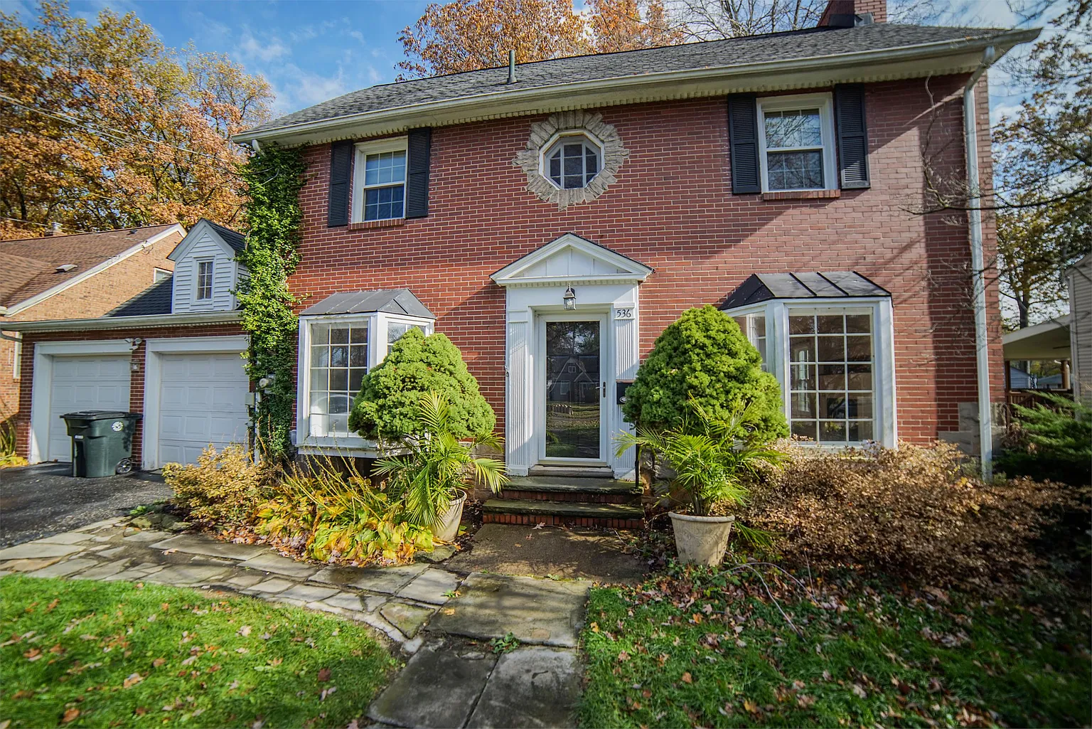 536 Genesee Ave NE photo 1