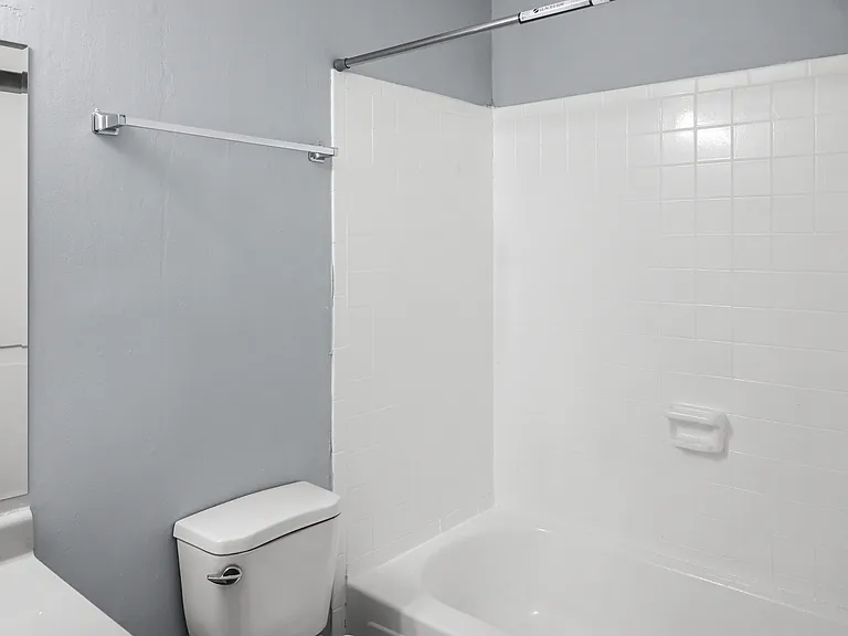 225 W McDowell Rd — Photo 34