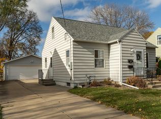 925 14th Ave NE, Rochester, MN 55906