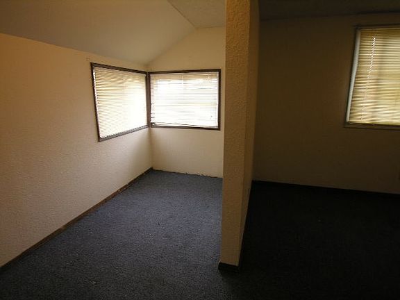 5th image of 609 S 15th St APT 303