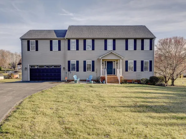 1807 Meadow Down Dr, Forest, VA 24551