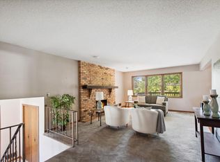 2634 Clearview Ave, Mounds View, MN 55112