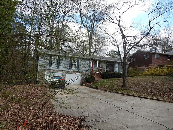 2nd image of 2030 Beaver Brook Ln NE