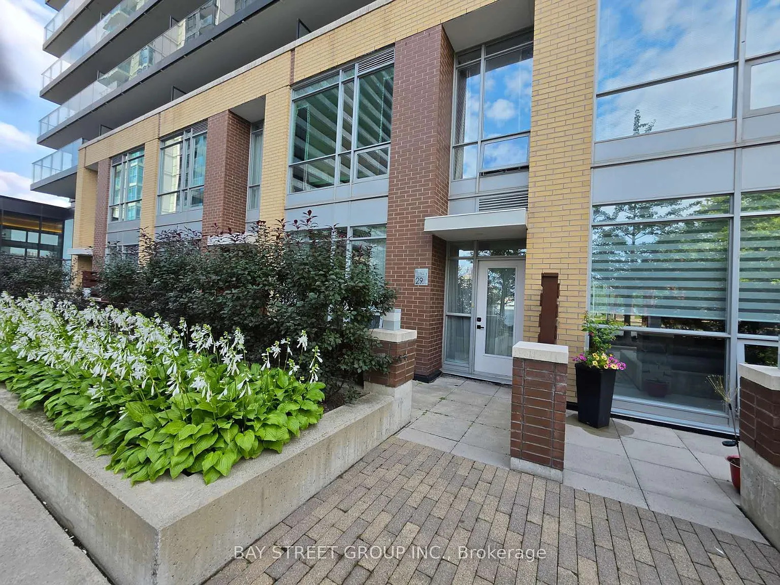 3 bed, $3,580 — Photo 1