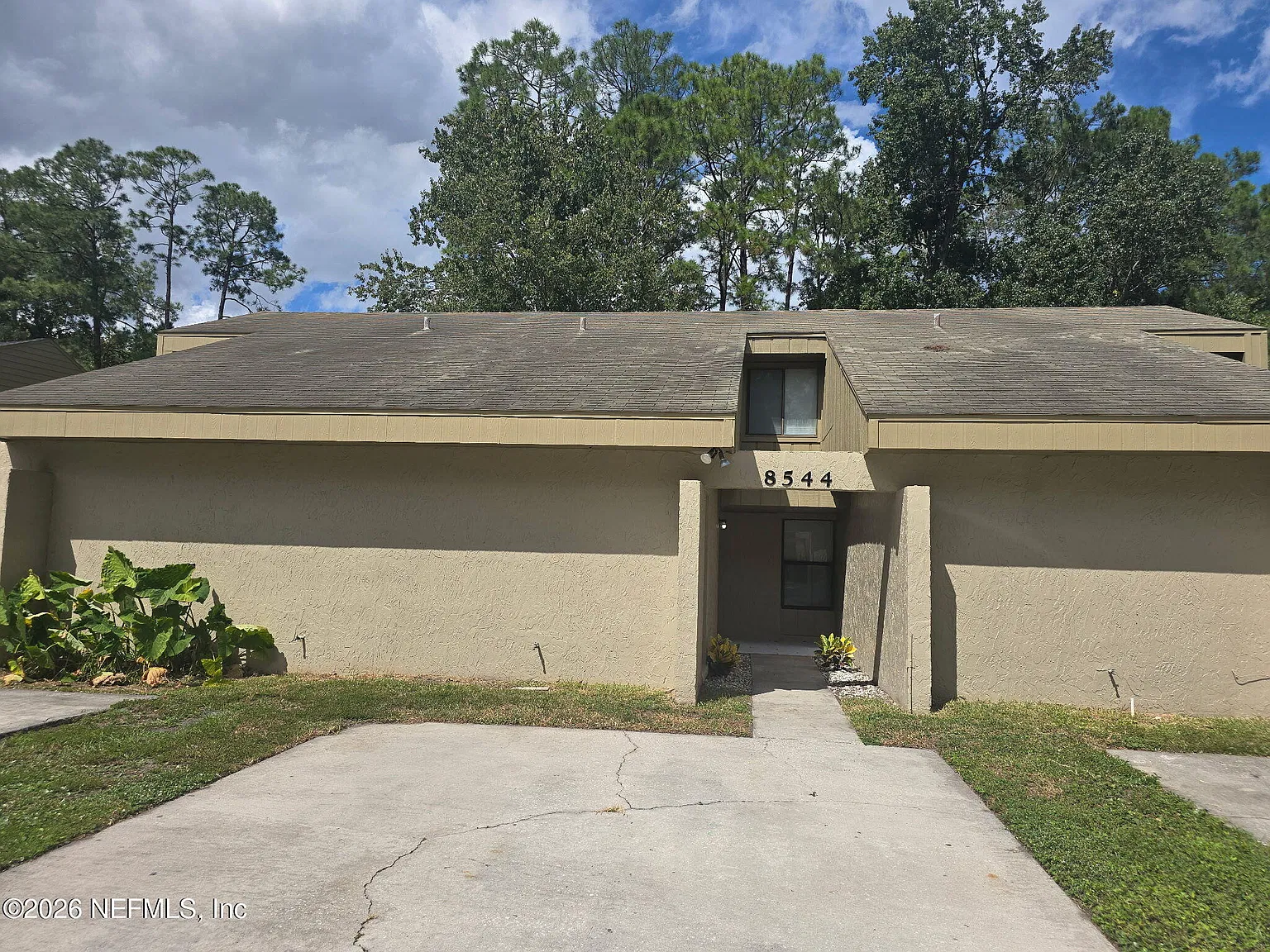 2 bed, 2.0 bath, 1020 sqft, $1,350 — Photo 1