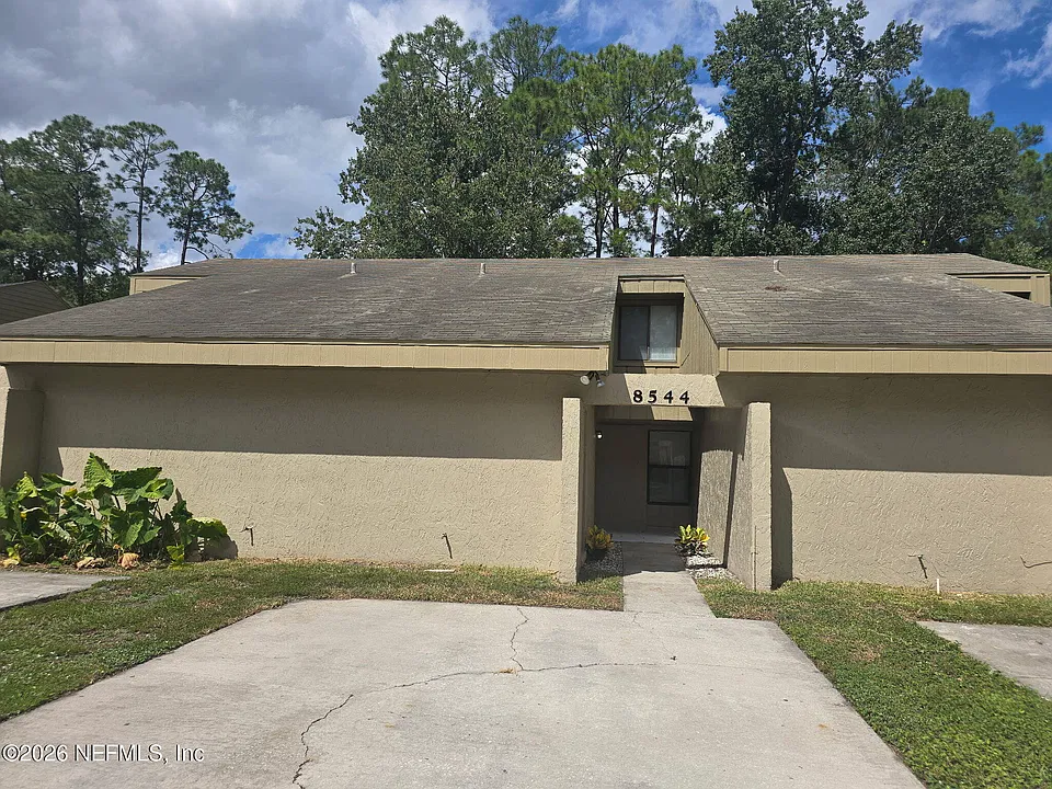 8544 Pineverde Ln