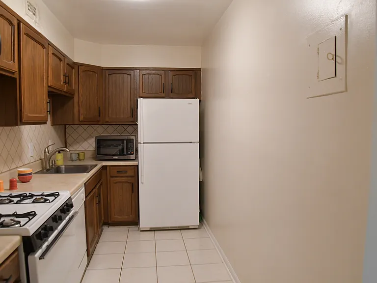 10300 Westlake Dr #301 — Photo 8