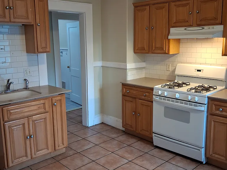 73 Morehouse St #2 — Photo 5