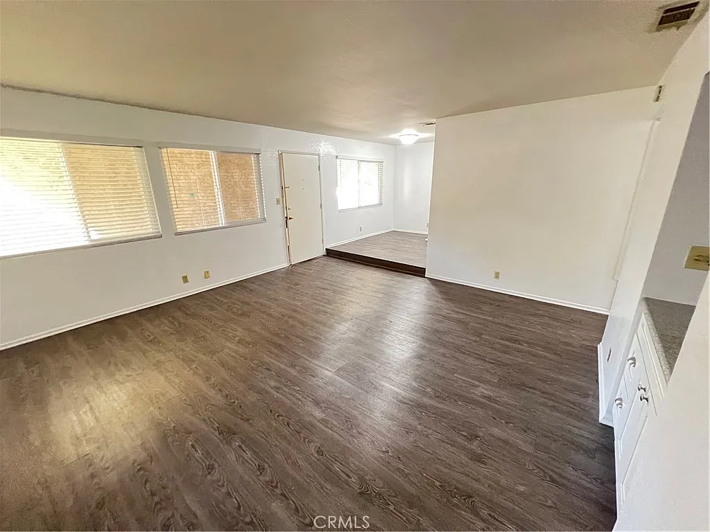 2 bed, 965 sqft, $2,250 — Photo 2
