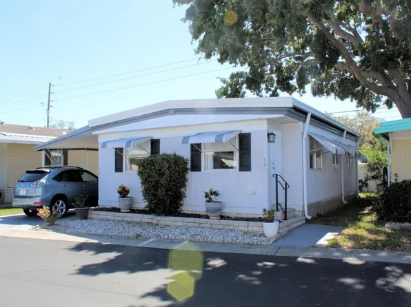 76 Pindo Palm St W, Largo, FL 33770