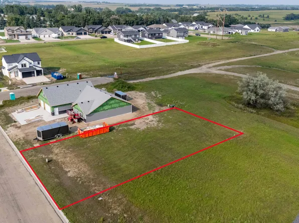 505 Koenig Dr, Bismarck, ND 58504