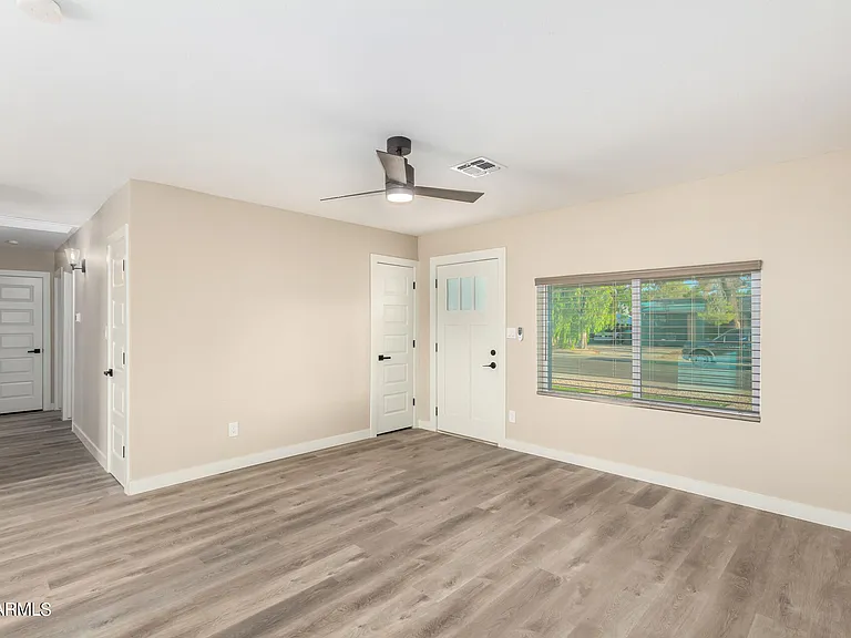 1602 W Rockwood Dr — Photo 11
