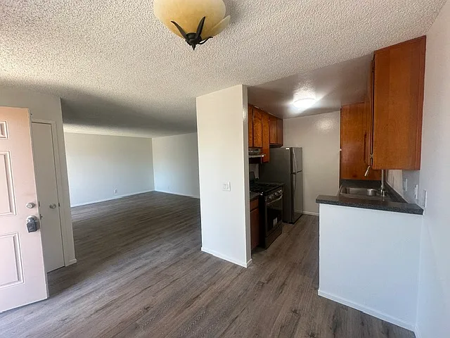 1061 Raymond Ave #302 — Photo 3
