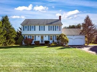 35 Deer Run Rd, Wrentham, MA 02093