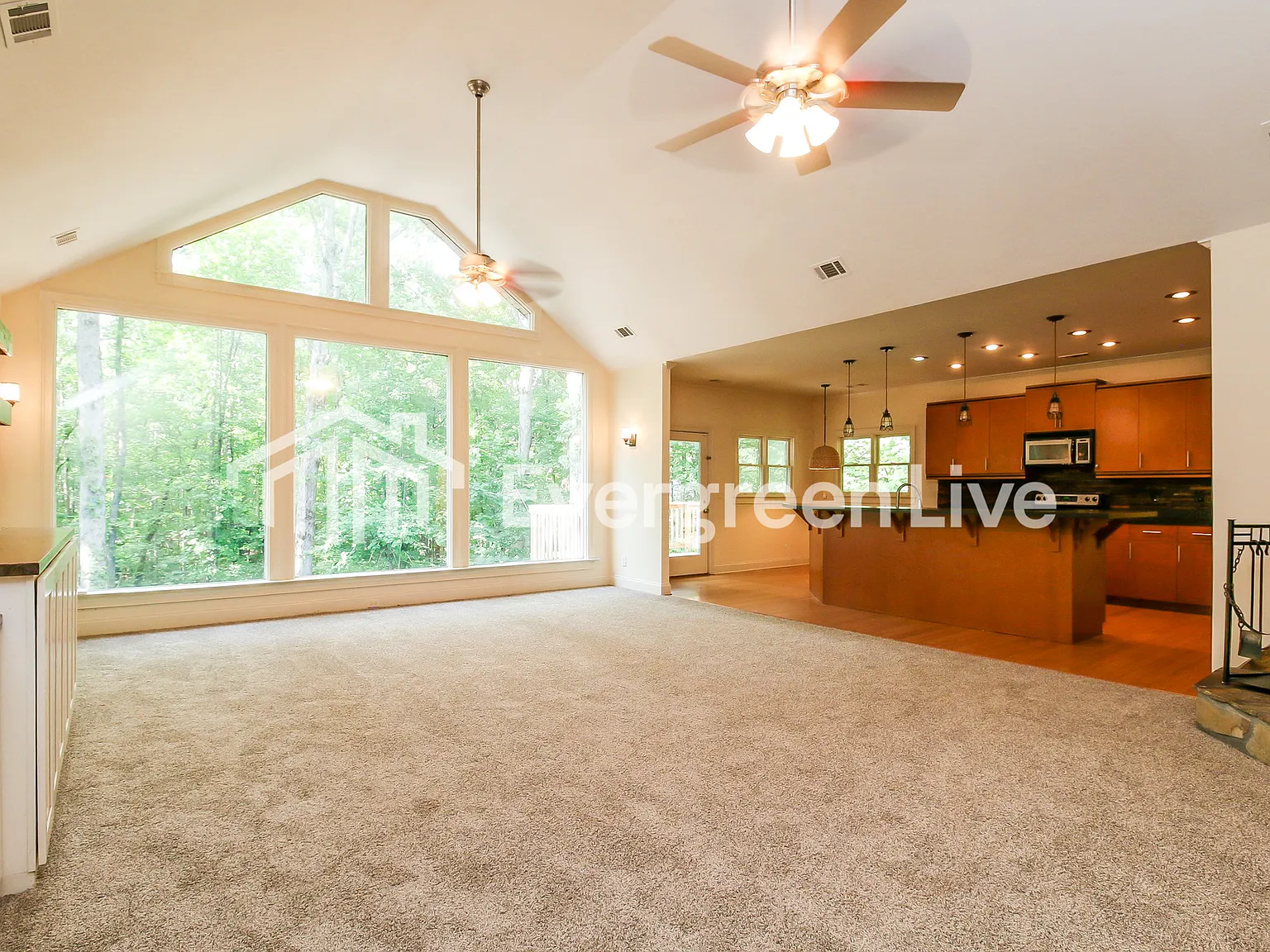 4 bed, 3.5 bath, 4868 sqft, $3,345 — Photo 3