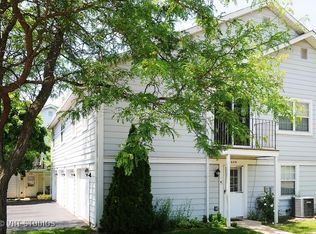 438 N Cambridge Dr #438, Palatine, IL 60067