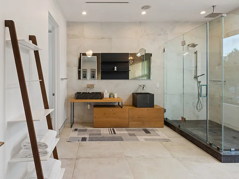 623 N Edinburgh Ave — Photo 22