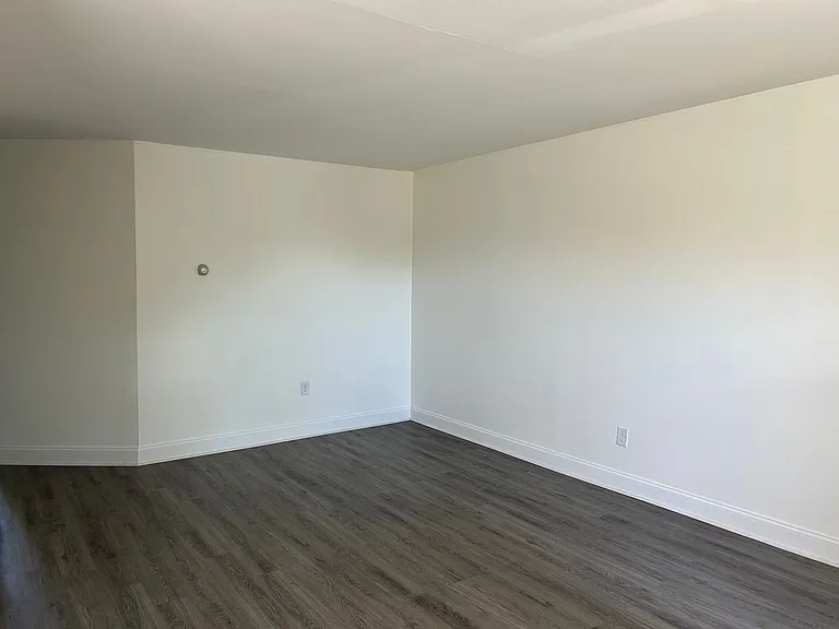 Parkside Manor Apartments — Photo 93