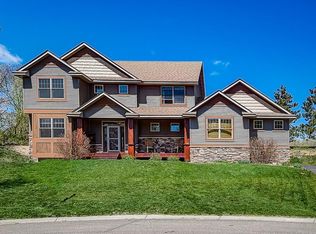 2425 Springside Dr E, Maplewood, MN 55119