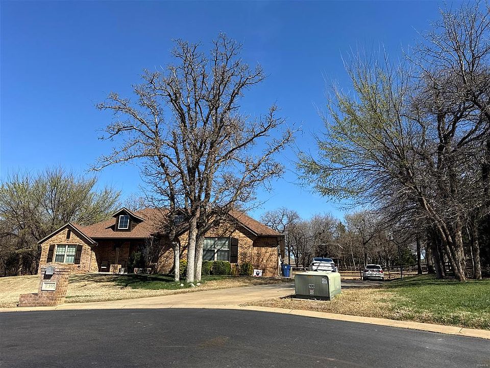 2nd image of 739 Green Meadows Ct