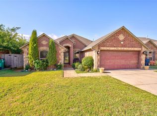 11732 SW 18th St, Yukon, OK 73099