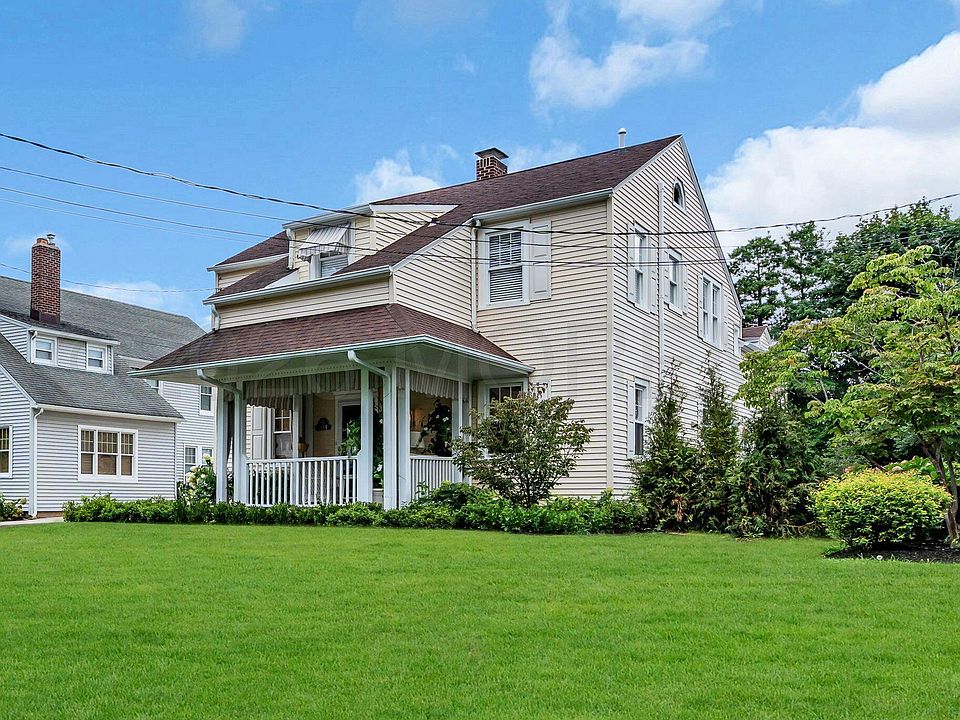 1st image of 204 Monroe Ave
