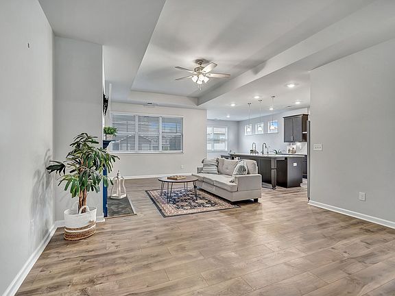 4th image of 1044 Altavista Ln