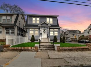 246 Osborne Ter, Newark, NJ 07112