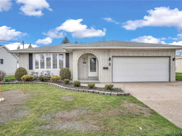 11 Oxford Ave, Lancaster, NY 14086