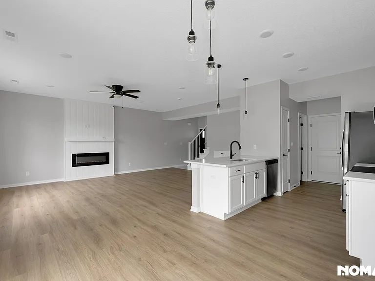 619 W Wright Rd — Photo 8