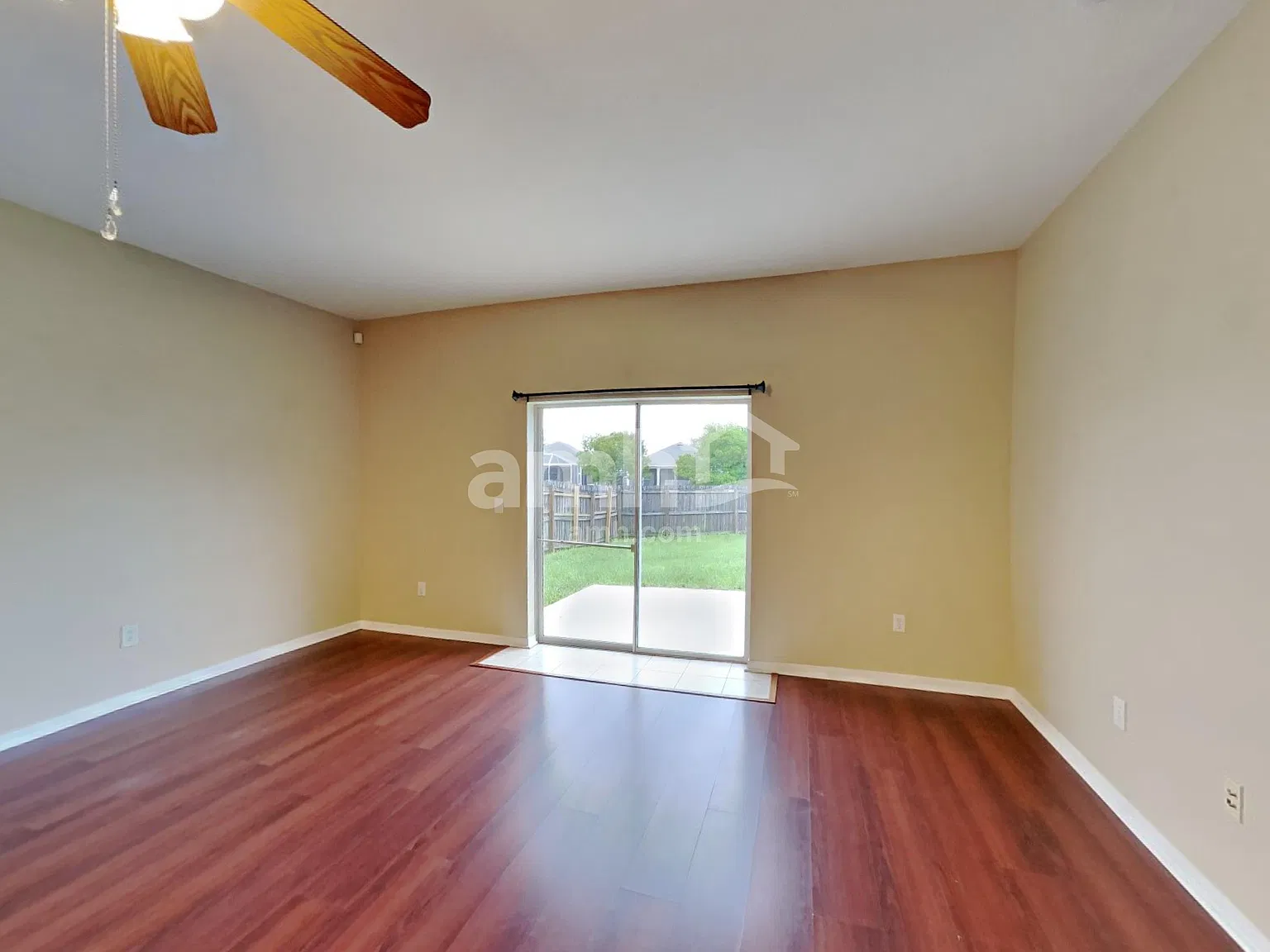 3 bed, 2.0 bath, 1530 sqft, $2,220 — Photo 4